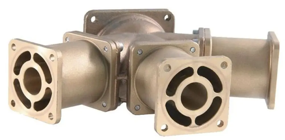 Syr 3-fach Verteiler mit drei zylindrischen Abgängen sowie flachen Flanschen zur Montage, aus Metall mit Gold-Finish.